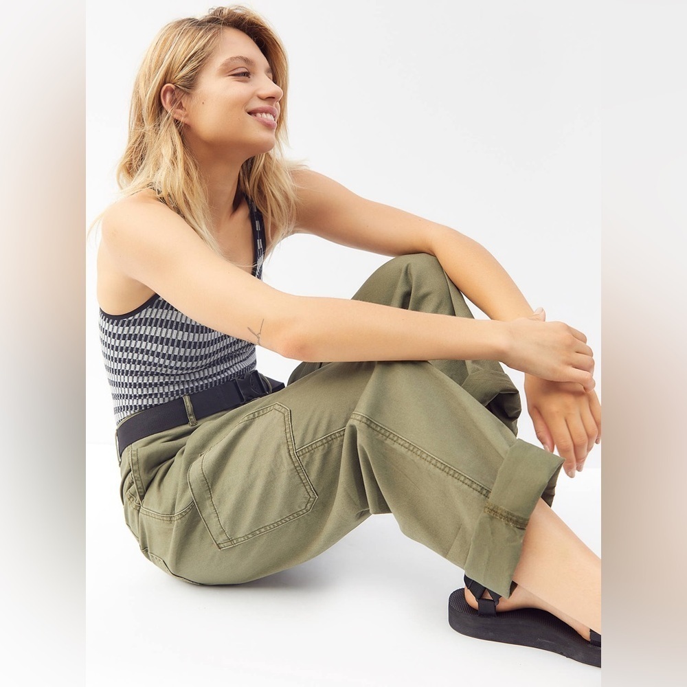 Urban Outfitters Green Utility Cargo Pants Women’s Size 2 (UK 6) – 27.5” Inseam